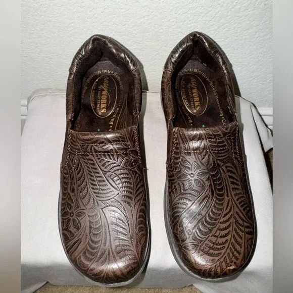 Easy Street  Women's Easy Works By Lyndee Slip Resistant Clogs Size 6 - Picture 6 of 9